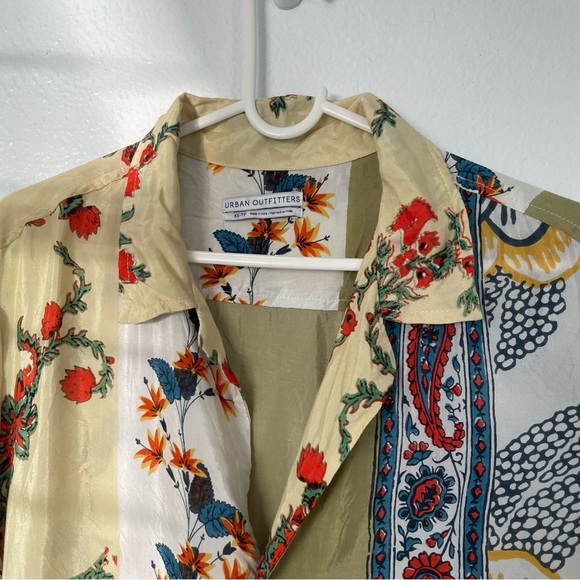 UO Hayden Souvenir Button Down XS - Picture 11 of 11